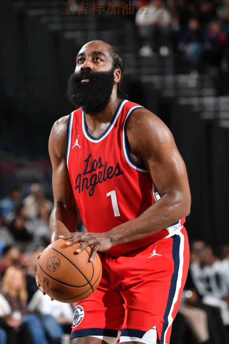 快船在羽毛球公开赛中主场取胜延续连胜势头 成为本轮最大看点